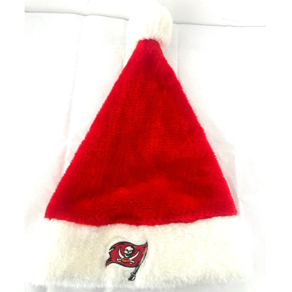 Christmas Buccaneers Santa hat in great condition holidays football NFL
